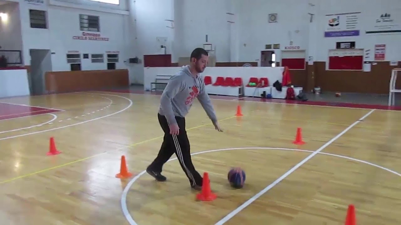 que es un dribling en baloncesto