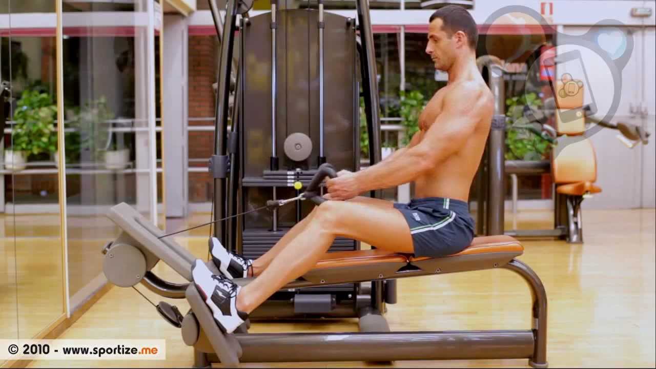 remo sentado en polea con agarre cerrado