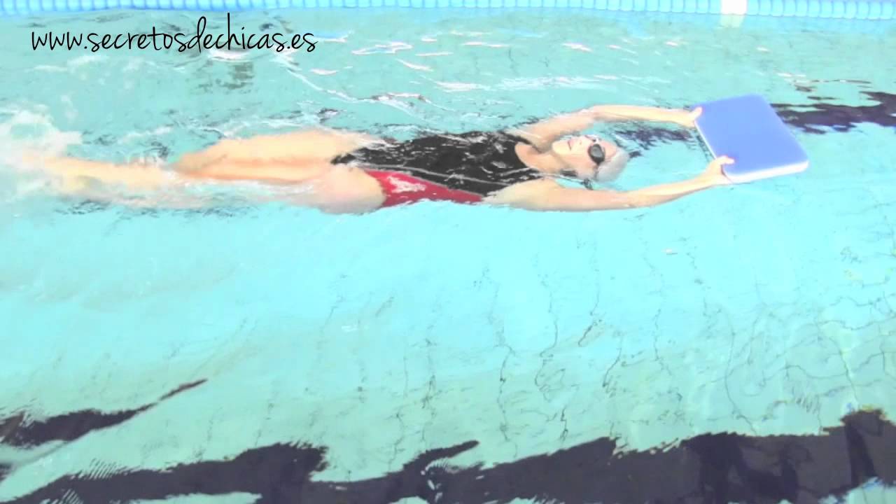 tabla de ejercicios natación para la espalda